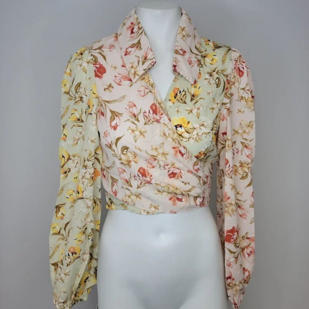 SHEIN Floral Wrap Top
